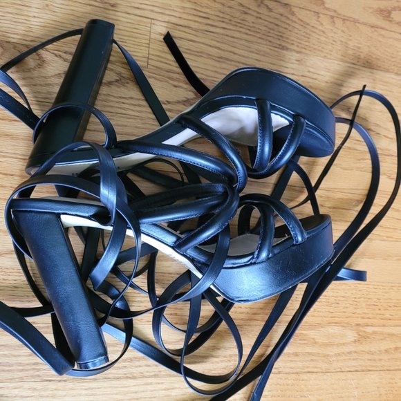 Bristol Lace-Up Heeled Sandal - Black - Picture 6 of 6